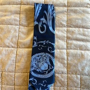 Gianni Versace men’s navy neck tie